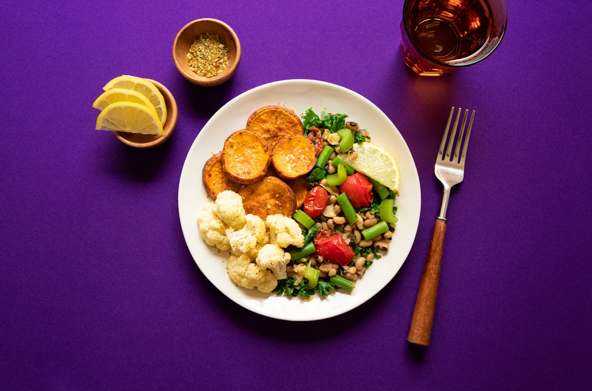Chickpea curry with naan bread